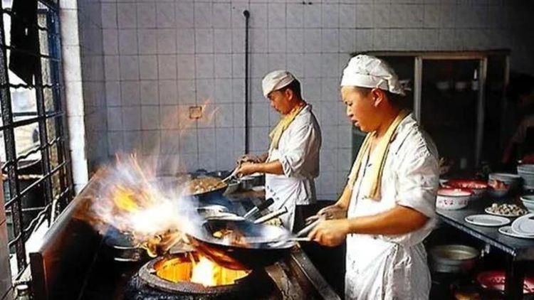 催眠班长羞涩打开双腿h